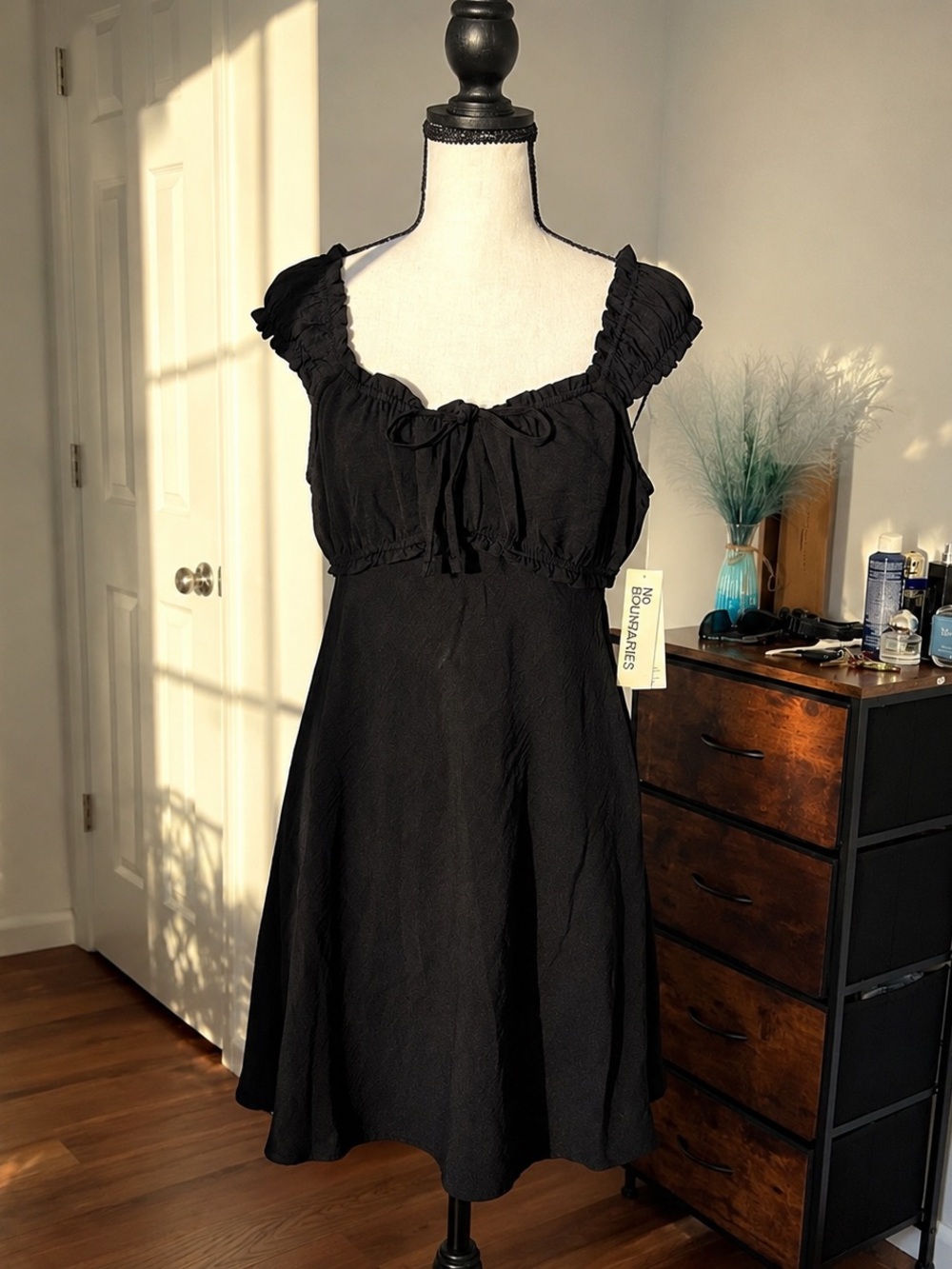No Boundaries Black Ruched Mini Dress with Bow – NWT – Size M (8–10)